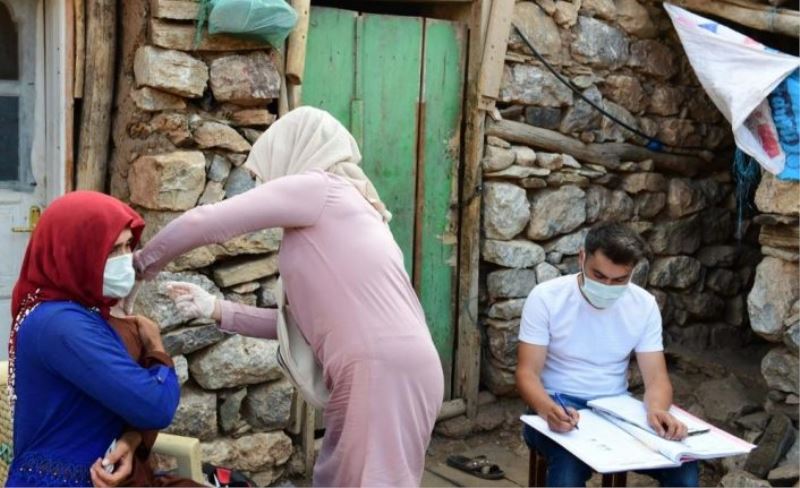 Çatak’ta aşılama çalışmaları devam ediyor