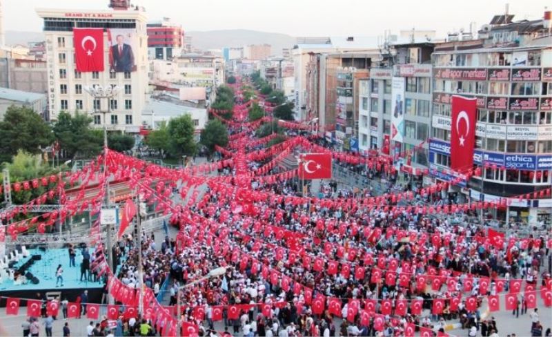 Vanlılar 15 Temmuz şehitleri için yürüyecek