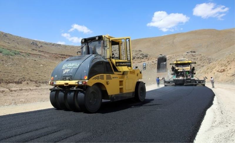 Büyükşehir, 20 yıllık yol sorununu çözdü