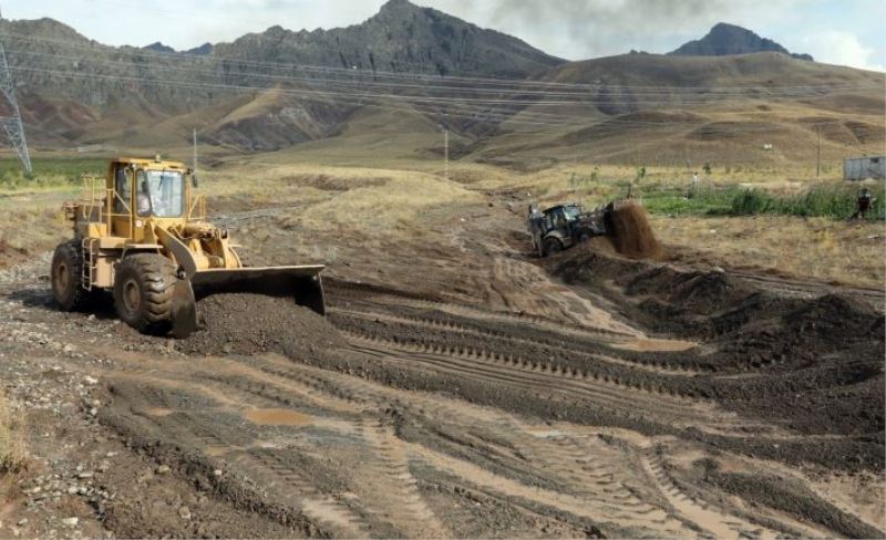 Büyükşehir’in sel bölgelerinde alt yapı çalışmaları sürüyor