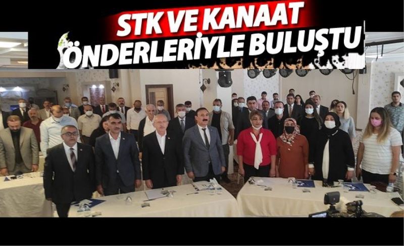 CHP Heyeti Van’daki kanaat önderleri ile buluştu