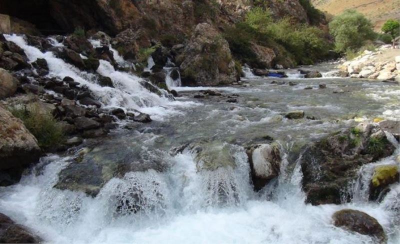 Doğa harikası Bahçesaray’a ziyaretçi akını