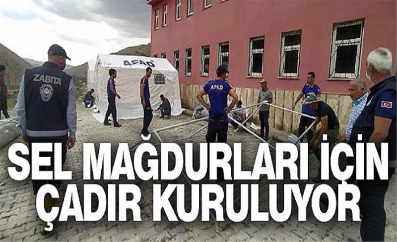 Sel mağdurları için çadır kuruluyor