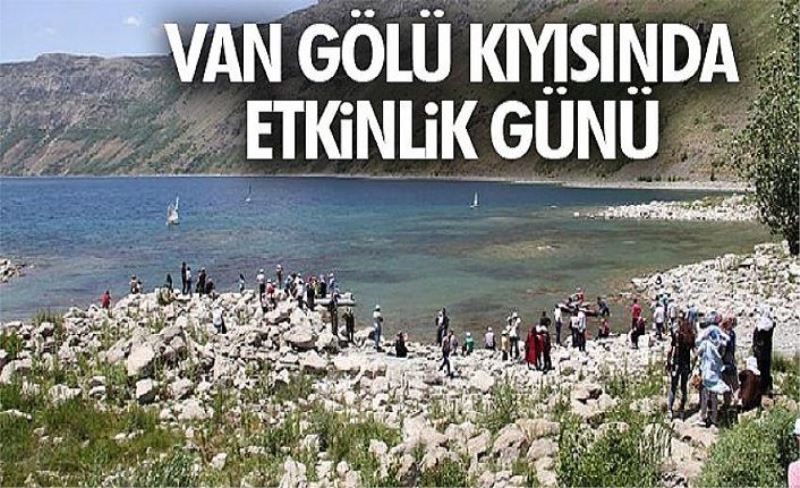 Van Gölü kıyısında etkinlik günü