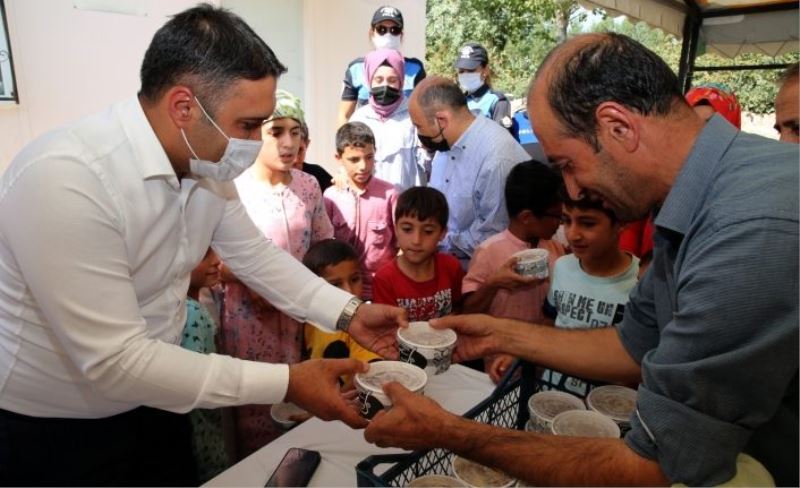 Van’da vatandaşlara aşure ikramı…