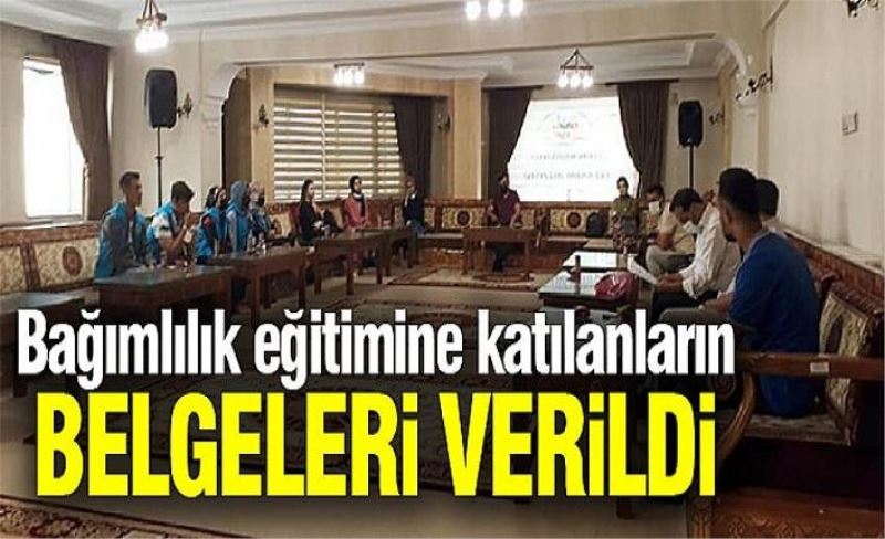 Bağımlılık eğitimine katılanların belgeleri verildi