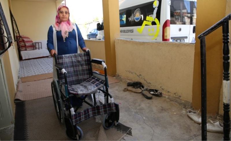 Büyükşehir’den 9 engelli vatandaşa tekerlekli sandalye…