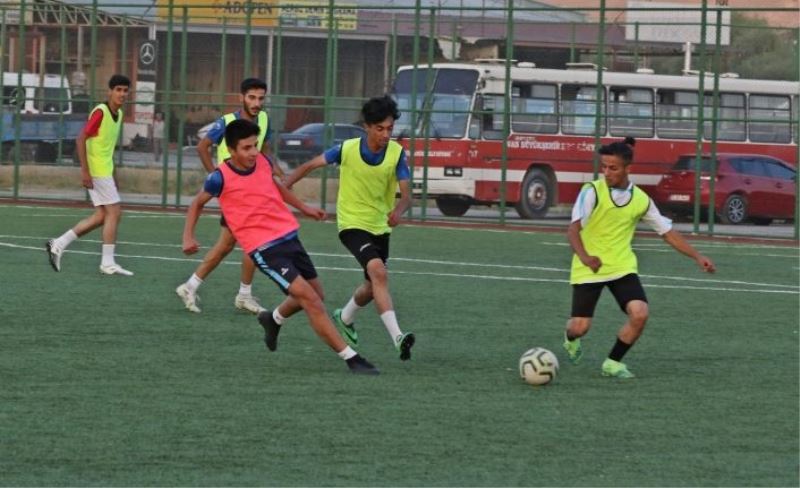 Büyükşehir’in futbol takımları çalışmalara başladı