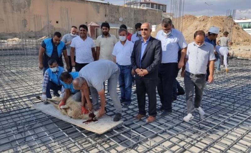 Çaldıran'da yapılacak gençlik merkezinin temeli atıldı