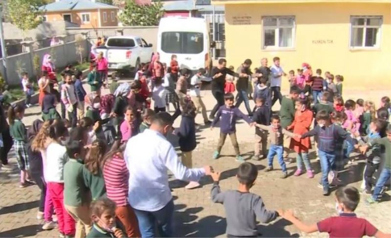 İpekyolu Belediyesi’nden illüzyon gösterisi