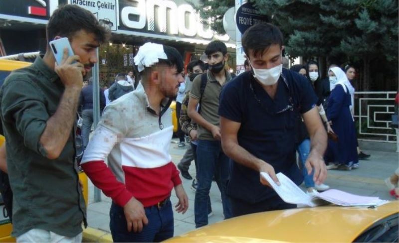 Van’da bıçaklı kavga: 2 yaralı