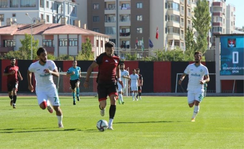 Vanspor namağlup unvanını sürdürdü