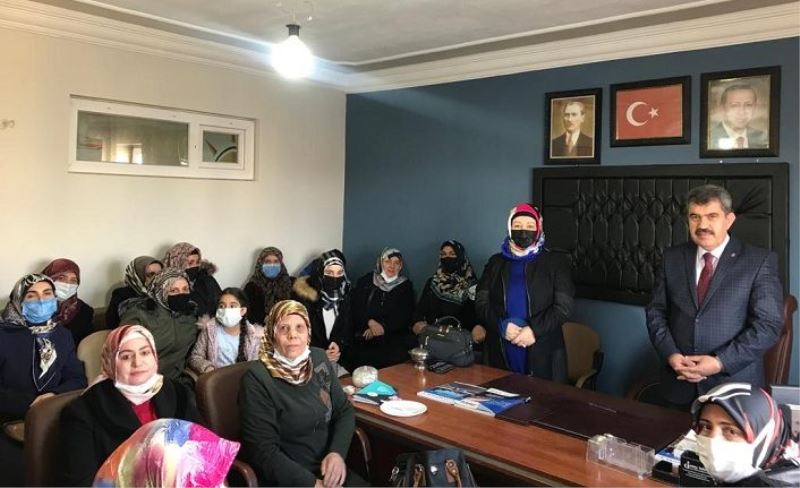 Ak Partili kadınlar Erciş İlçe Başkanına hayırlı olsun dileklerinde bulundu