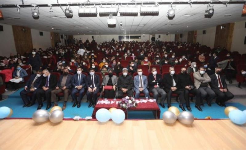 Vali Bilmez: Asıl engel sevgisizlik ve merhametsizliktir