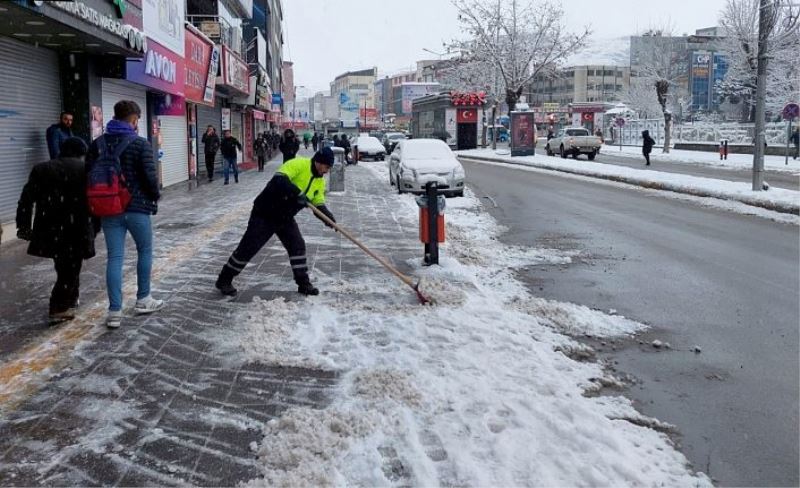 Büyükşehir’den karla mücadele çalışması