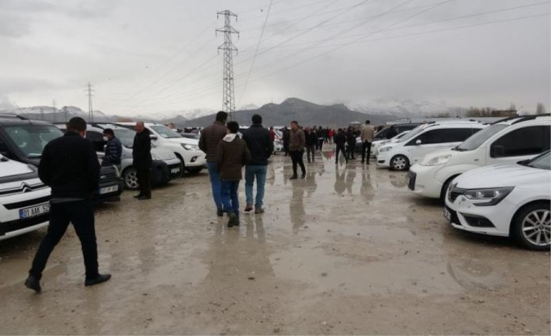 Van’da ikinci el oto pazarında yakıt cimrisi araçlara rağbet