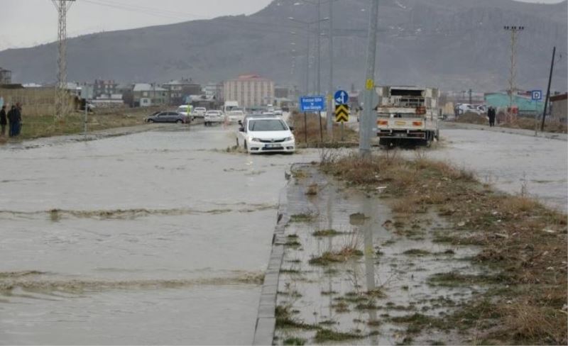 Van’daki sürücülerin zor anları