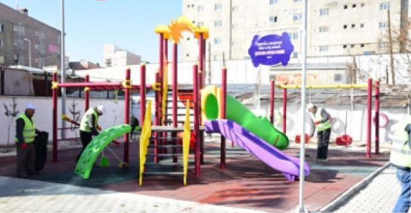 ADM bahçesindeki park hizmette…