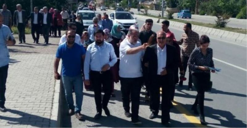  AK Parti Van milletvekilli aday Osman Nuri GÜLAÇAR Kapı Kapı Dolaşıyor