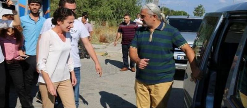 Belediye Eş Başkanı Çetin, gözaltına alındı