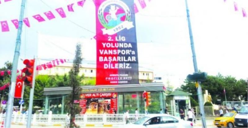 Cadde ve sokaklara yeterince afiş asılmadı