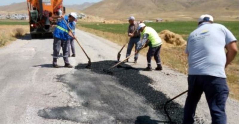 Çaldıran’da 41 kilometrelik yol çalışması…