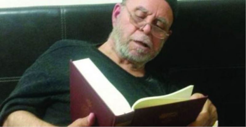 Felçli haline rağmen kitap yazdı