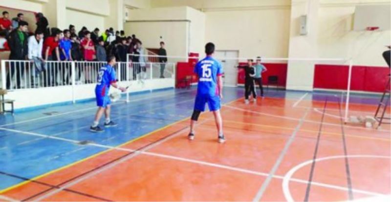 Gençler Badminton il birinciliği müsabakaları sona erdi