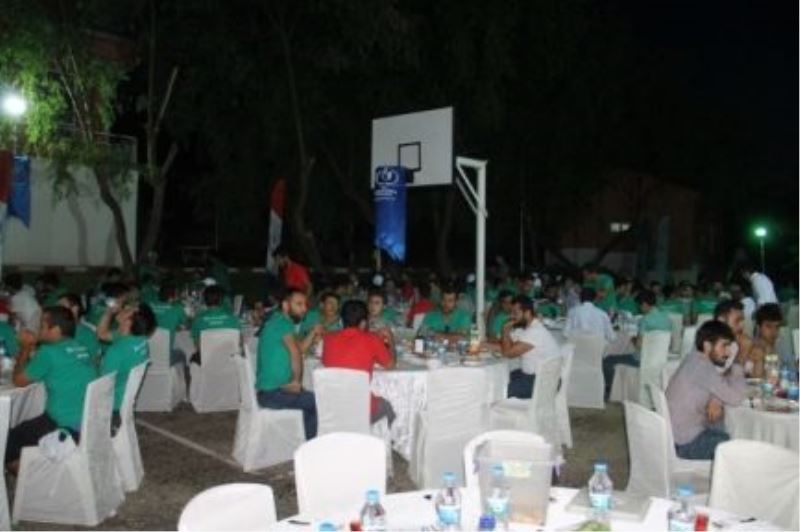 Gençlik kampında iftar programı