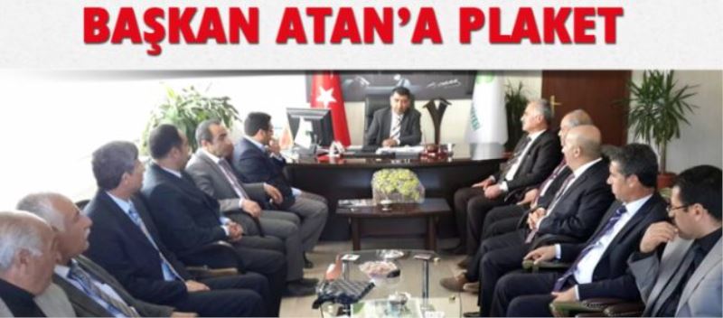 Gürpınar Belediye Başkanı Atan’a Plaket