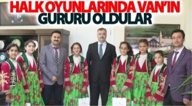 Halk Oyunlarında Van’ın gururu oldular