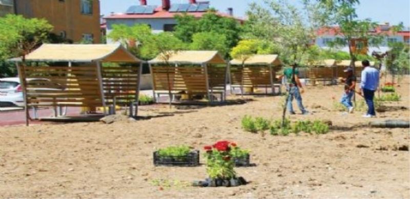 İpekyolu Belediyesi 45 parkı sonbahara kadar hizmete sunacak