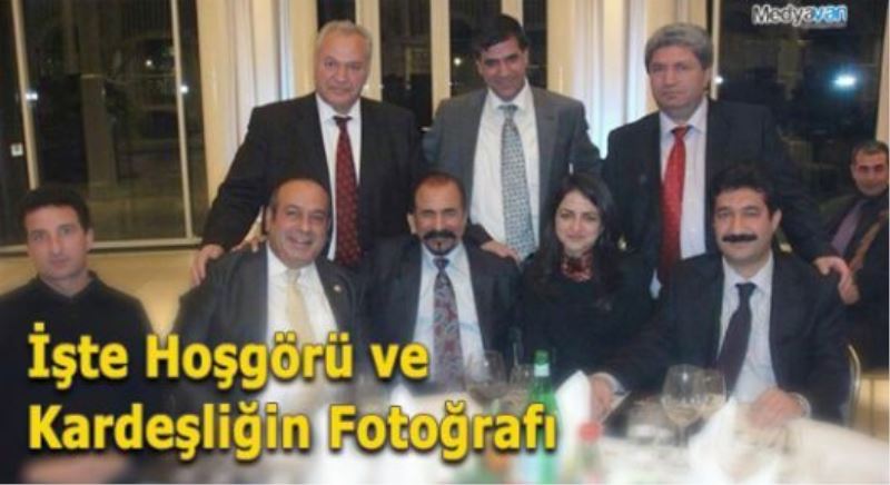 İşte Hoşgörü ve Kardeşliğin Fotoğrafı