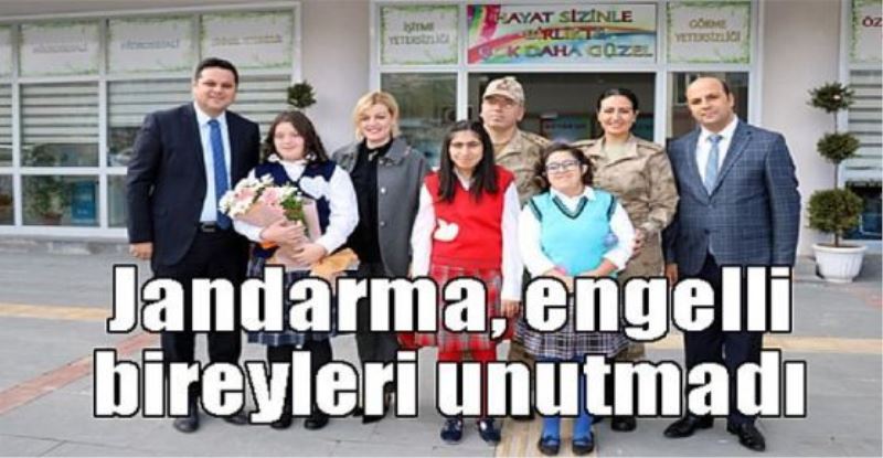 Jandarma, engelli bireyleri unutmadı