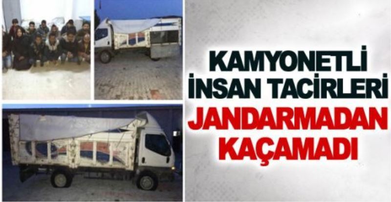 Kamyonetli insan tacirleri Jandarmadan kaçamadı