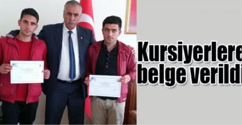 Kursiyerlere belge verildi