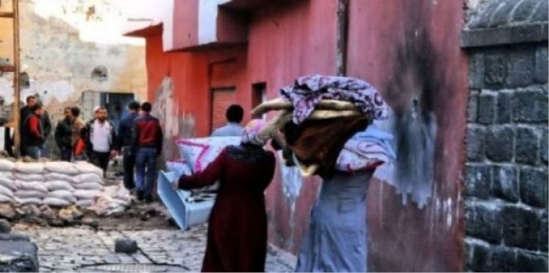 Kürt illeri tarumar: 100 bin kişi göç etti