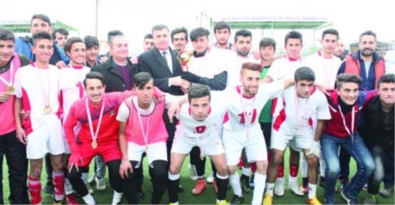 Okullar arası futbol müsabakaları tamamlandı