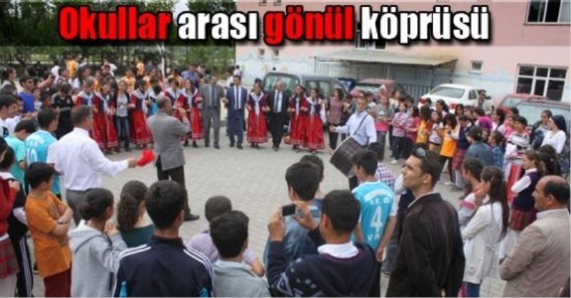 Okullar arası gönül köprüsü.VİDEO İZLE...