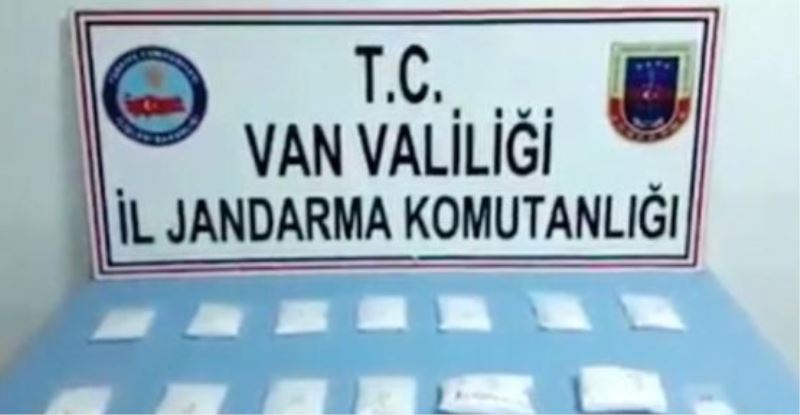 Otobüsteki yocuda uyuşturucu ele geçirildi