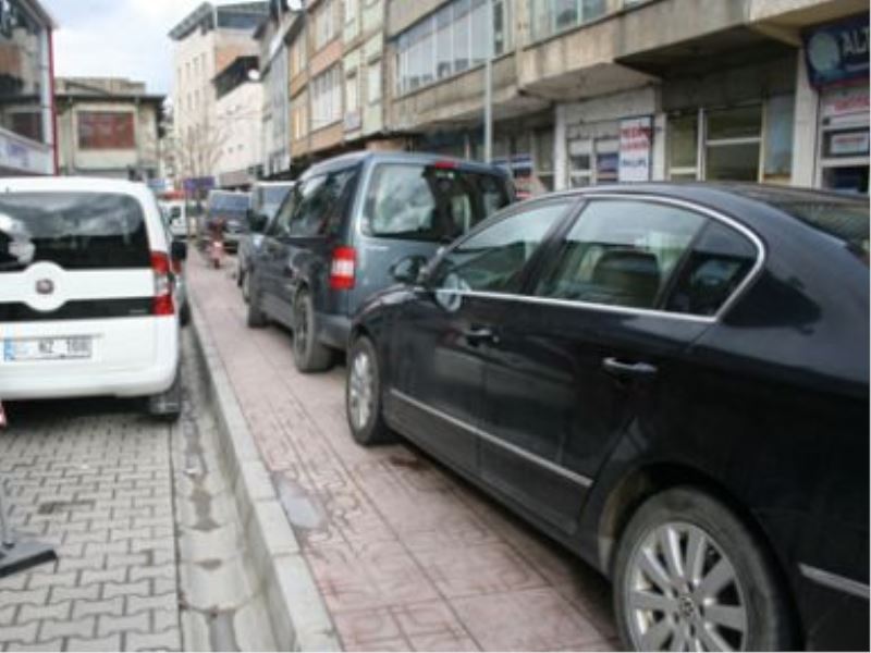 Sokak Değil Otopark Sanki!