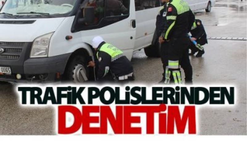 Trafik polislerinden kış lastiği denetimi