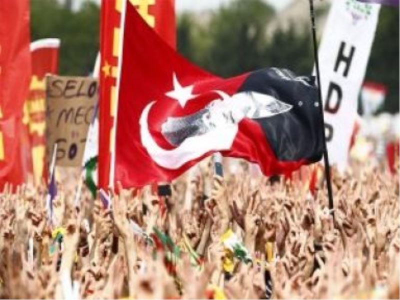Türkçü/Kürtçü/Atatürkçü Cephe’ye Geçit Ver/me!