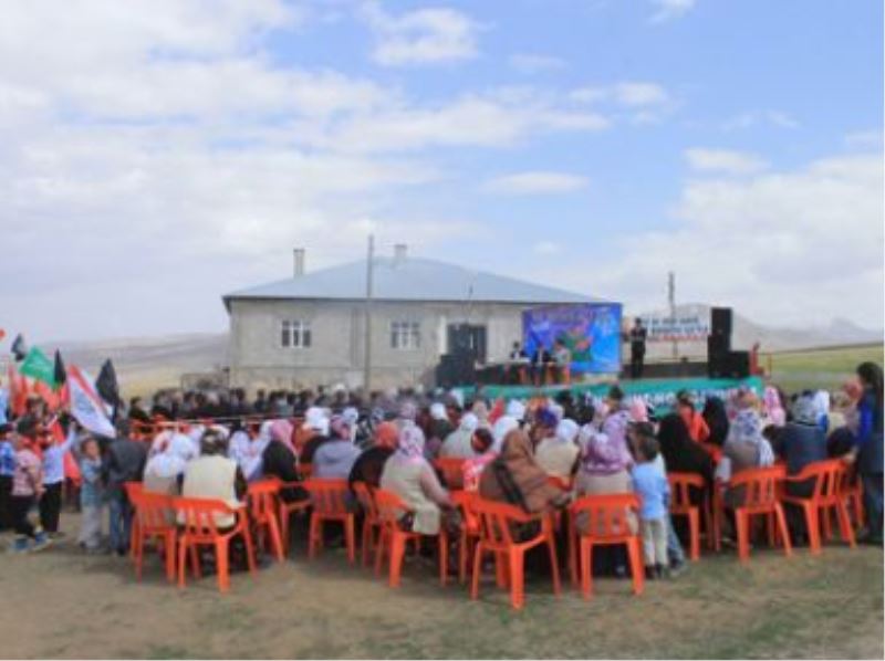Van`ın köylerin de kutlu doğum kutlamaları 