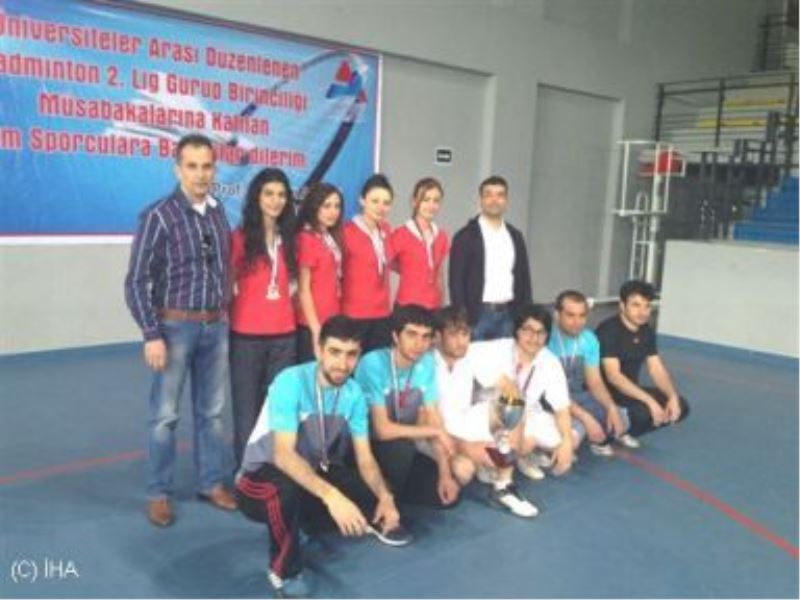 Yyü Badminton Takımı